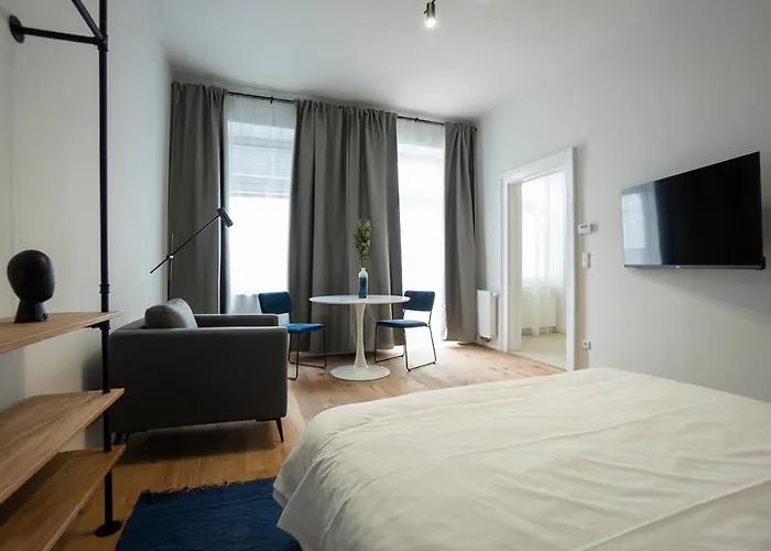 Contemporary With A Balcony. Apartment Wien